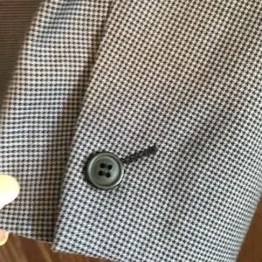 H&M Light Gray Men's Blazer with Black Trim - Picture 5 of 16